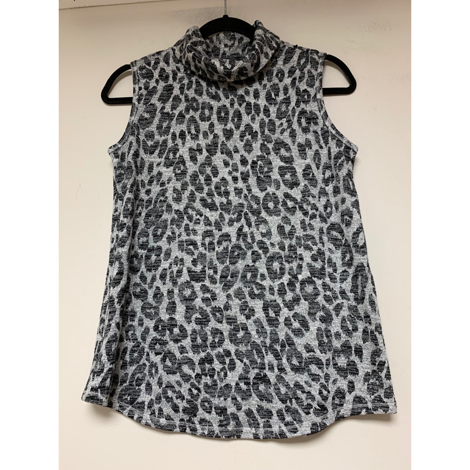 Chico's Sleeveless Turtleneck Top Women Size 0 S Grey Leopard Print Excellent